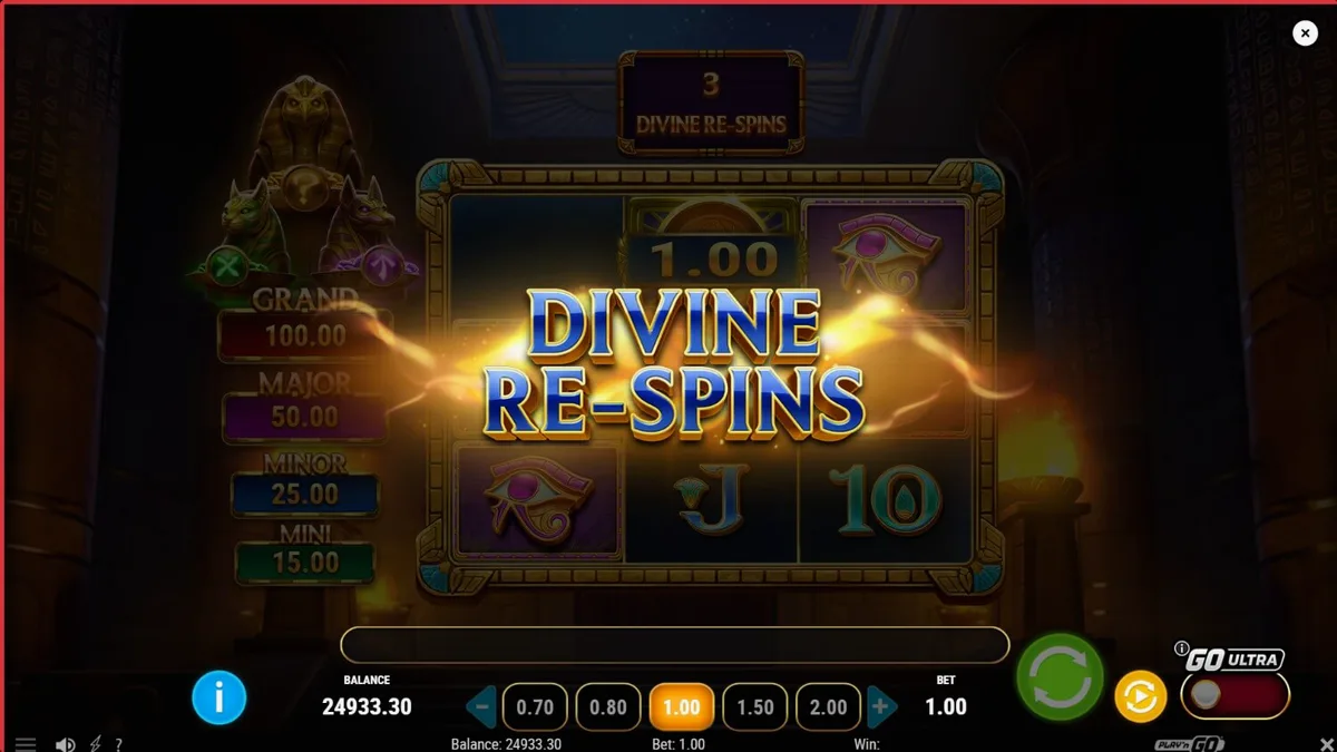 Interface do jogo de slot Temple of Three com temática egípcia e deuses